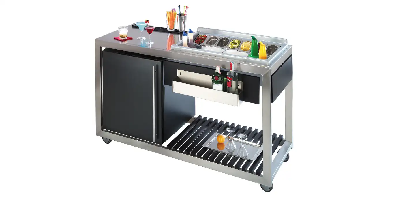 Professional cooking station with grill plates and Deagostini Inox technology